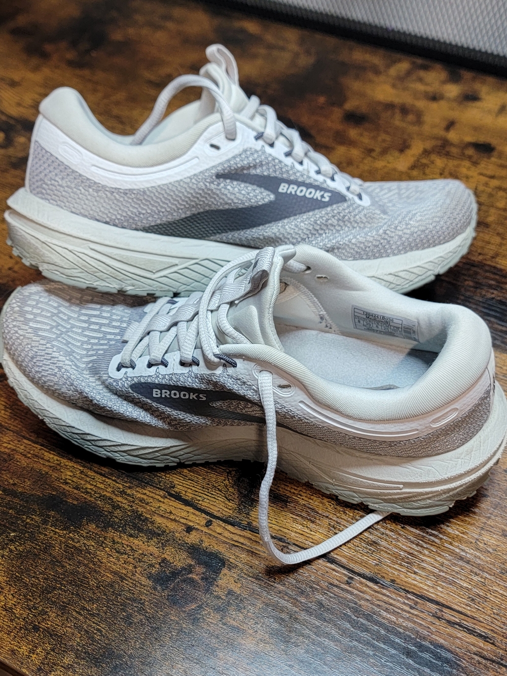 Brooks Revel 7 Running Shoes In Grey Size 8